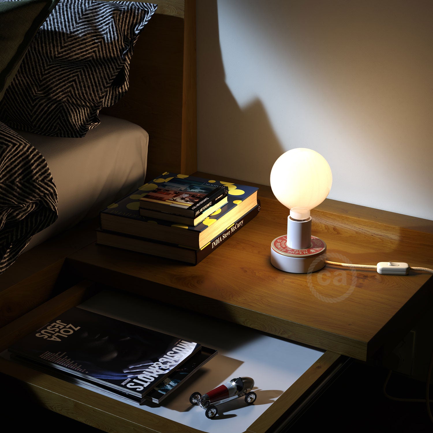 Posaluce MINI-UFO in legno double-face PALLE DA LETTURA e spina UK - PAGE + SCENT OF PAPER