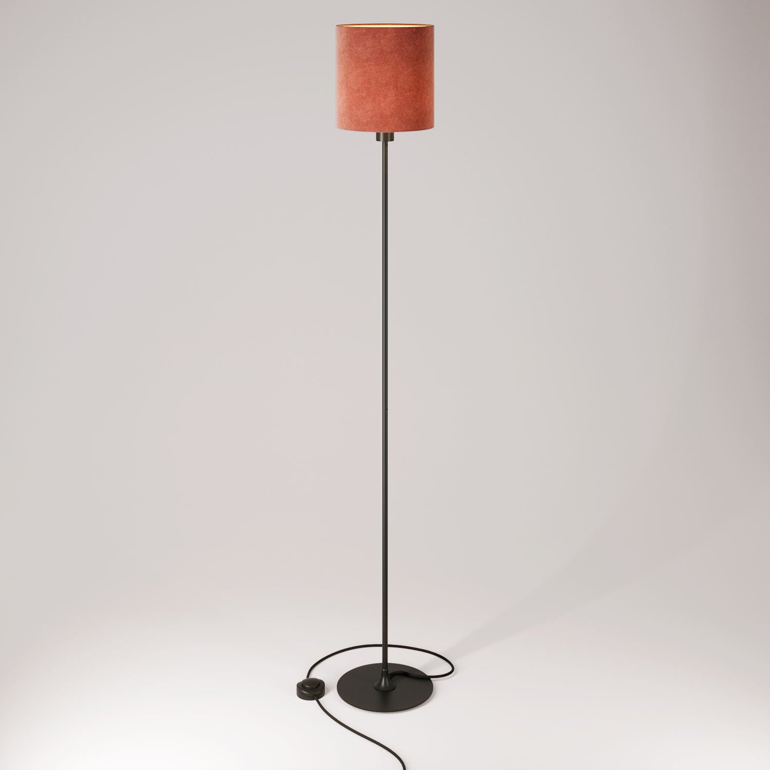 Lampada da terra MAG-Y con base metallica tonda, paralume Cilindro M e spina UK - Nero